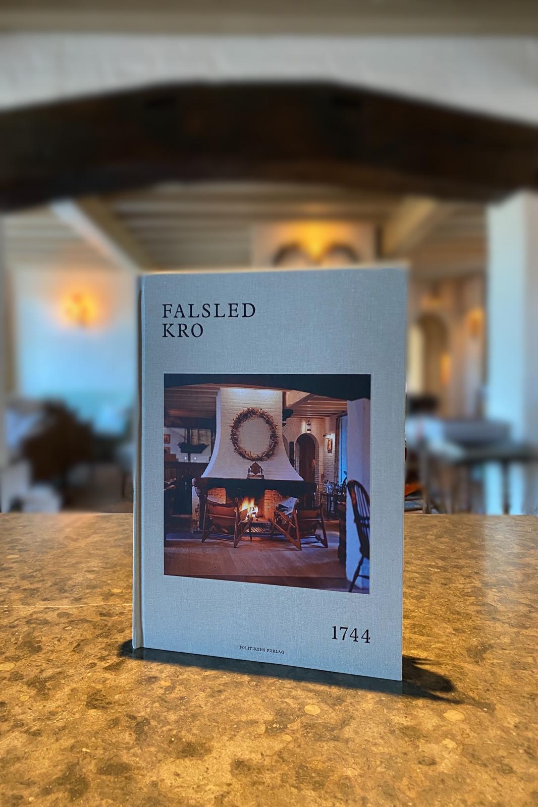 Falsled Kro bog, Politikens Forlag